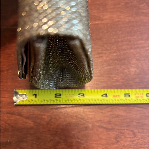 Bare Minerals gold lamé clutch purse w magnet close - Picture 6 of 7